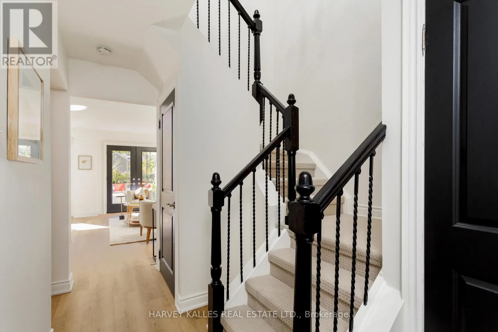 1084 BORDEAUX COURT