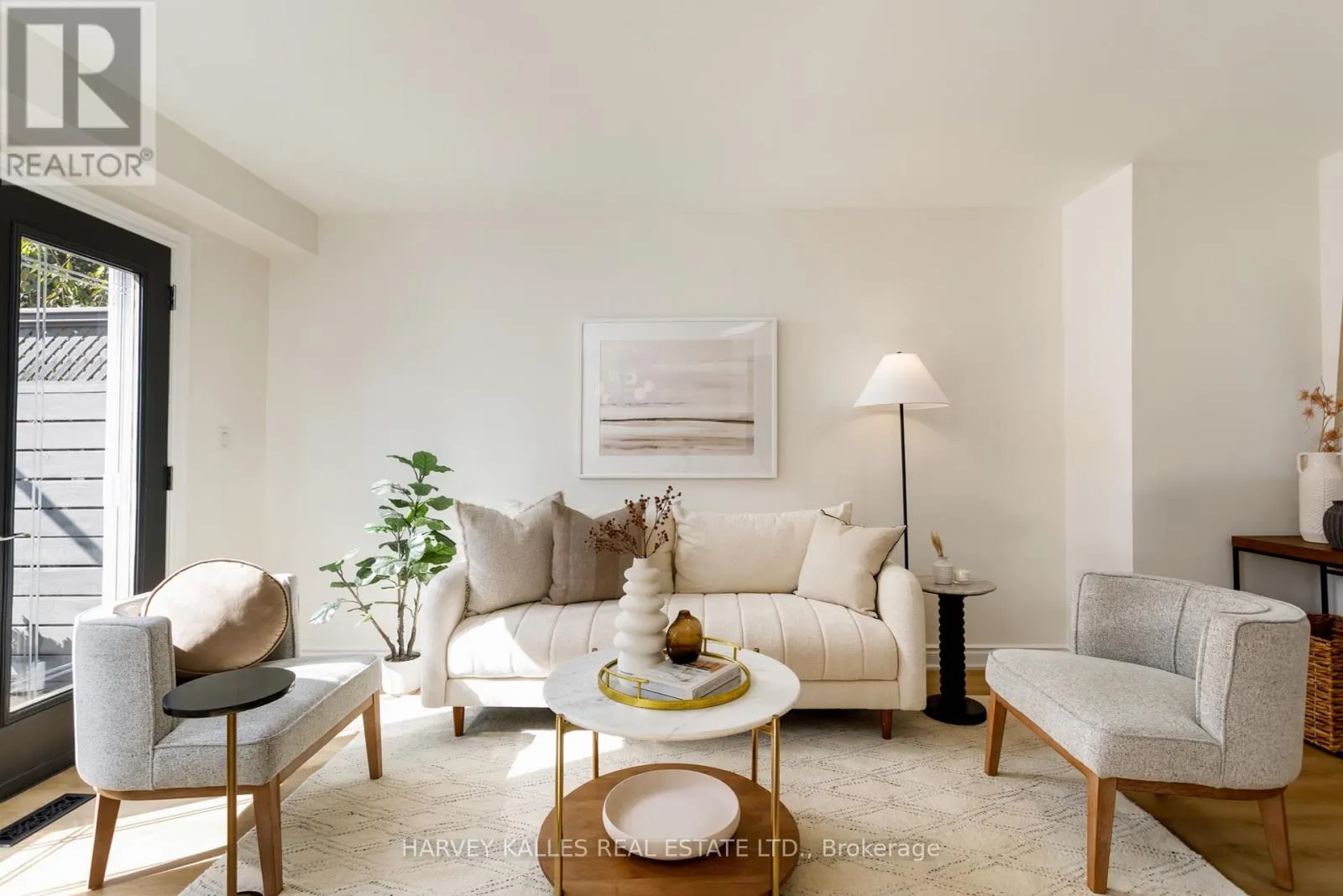 1084 BORDEAUX COURT