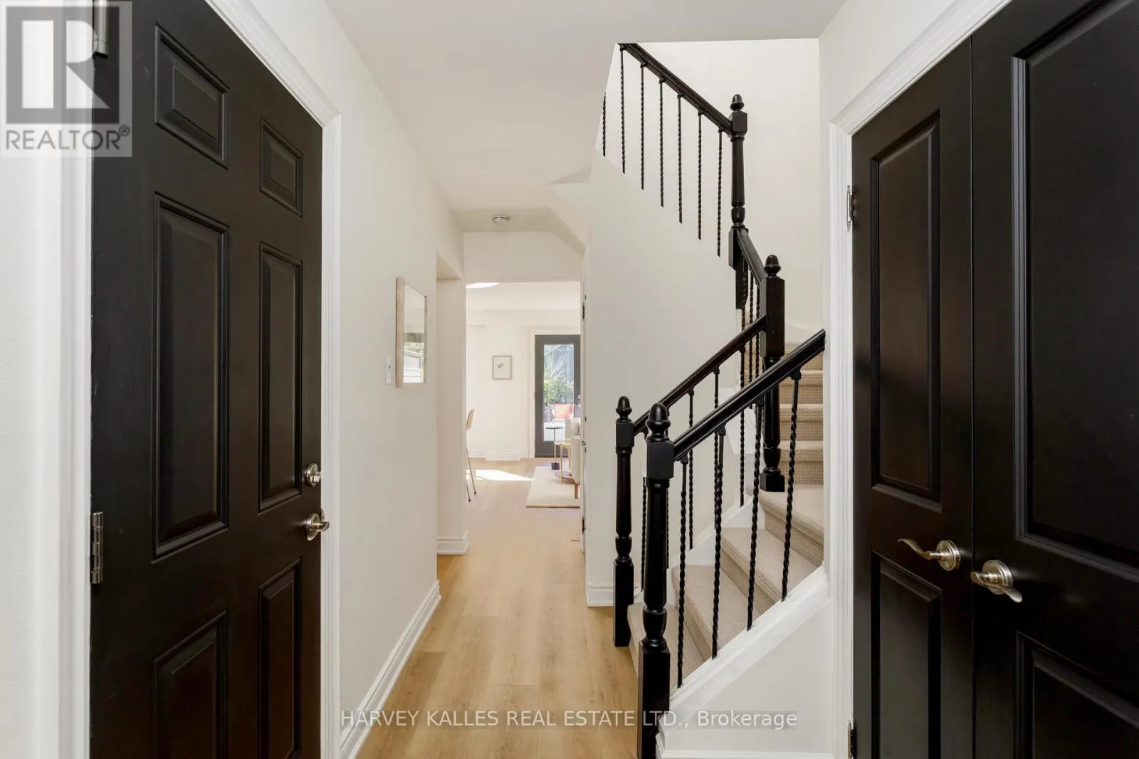 1084 BORDEAUX COURT