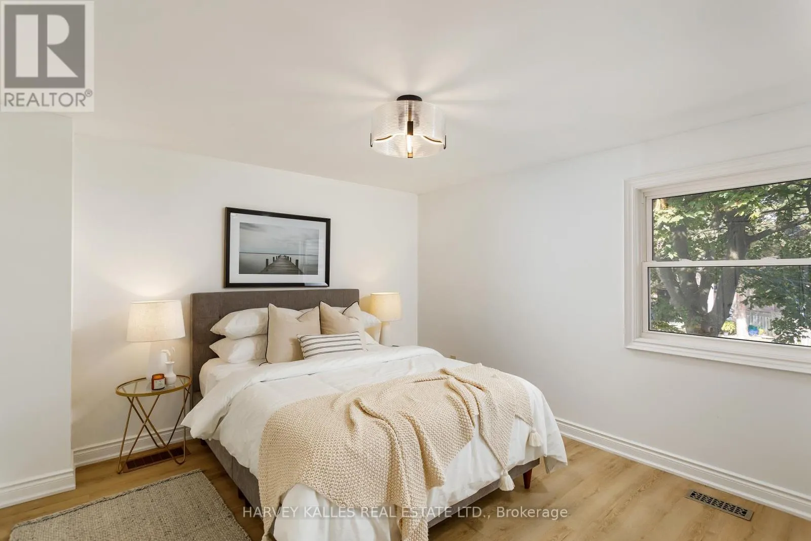 1084 BORDEAUX COURT