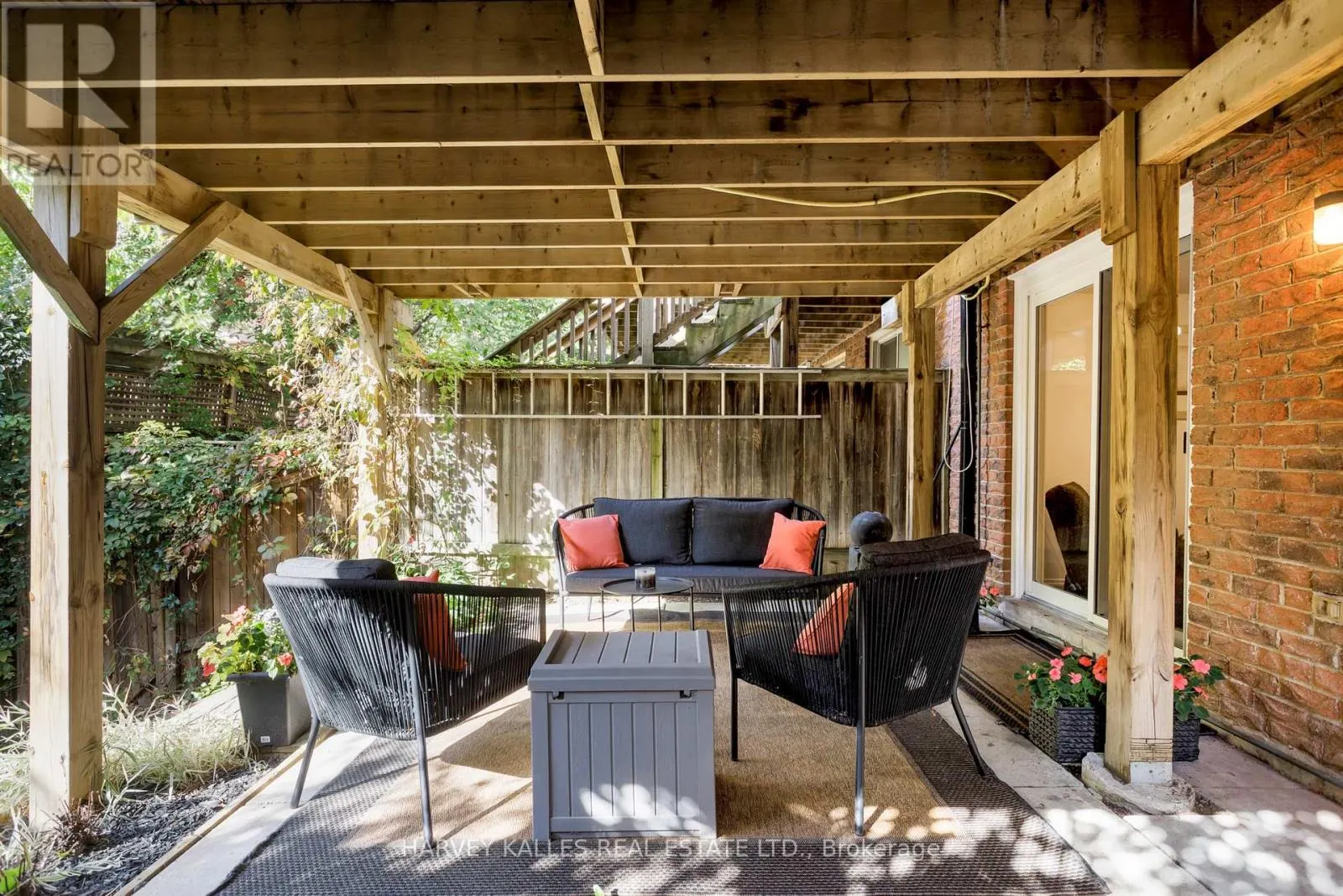 1084 BORDEAUX COURT