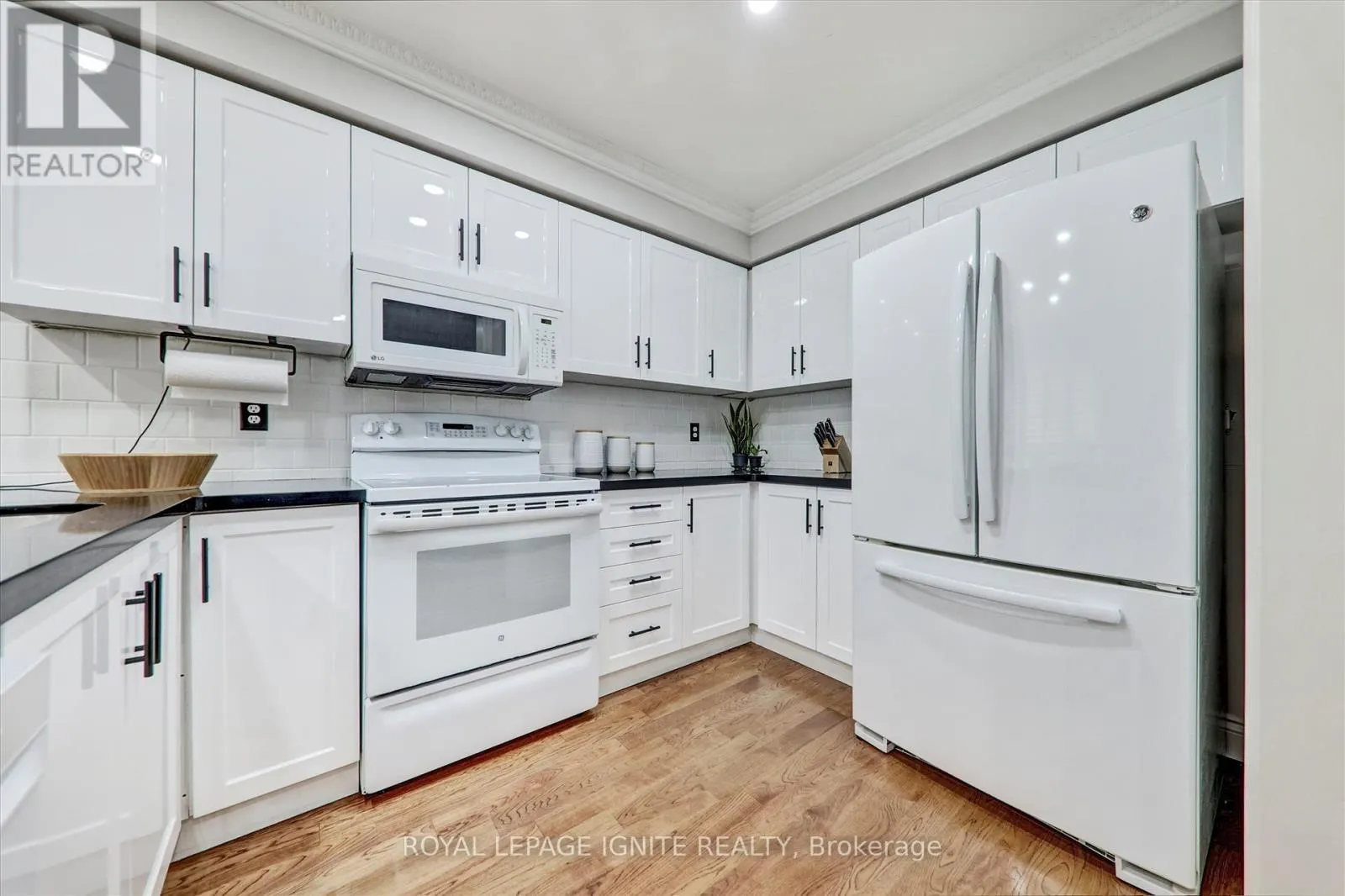3929 MILKWOOD CRESCENT