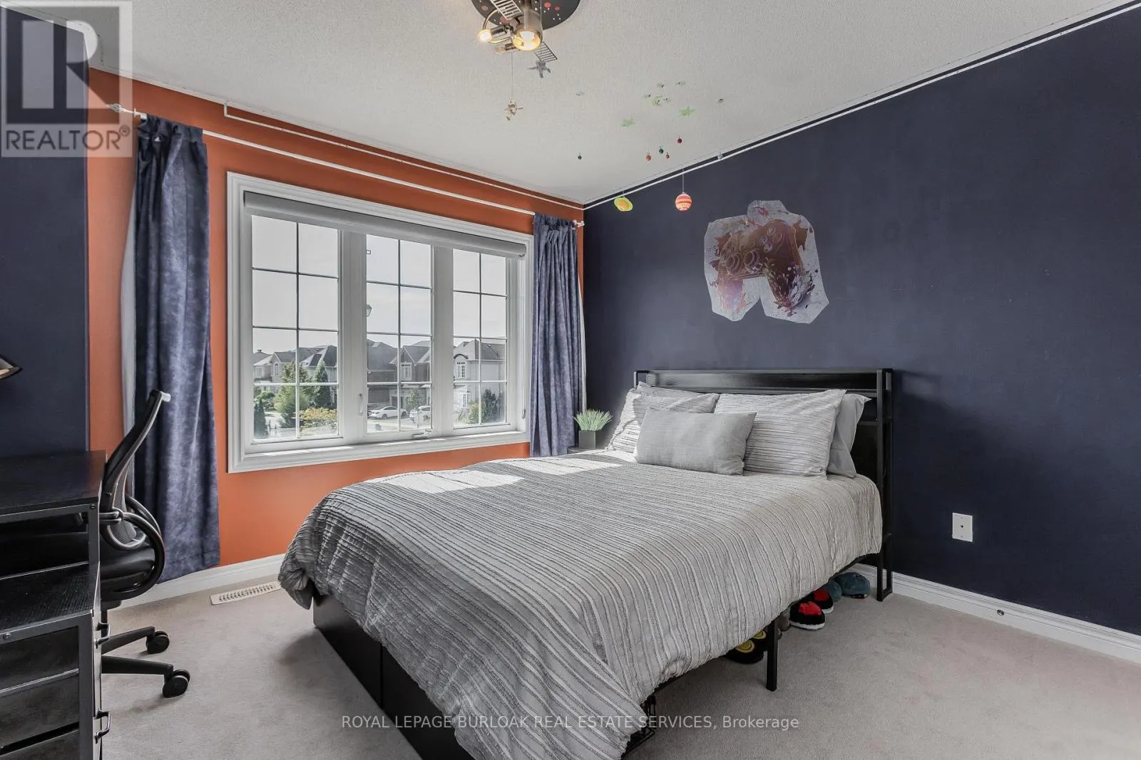 3295 HOPKINS DRIVE