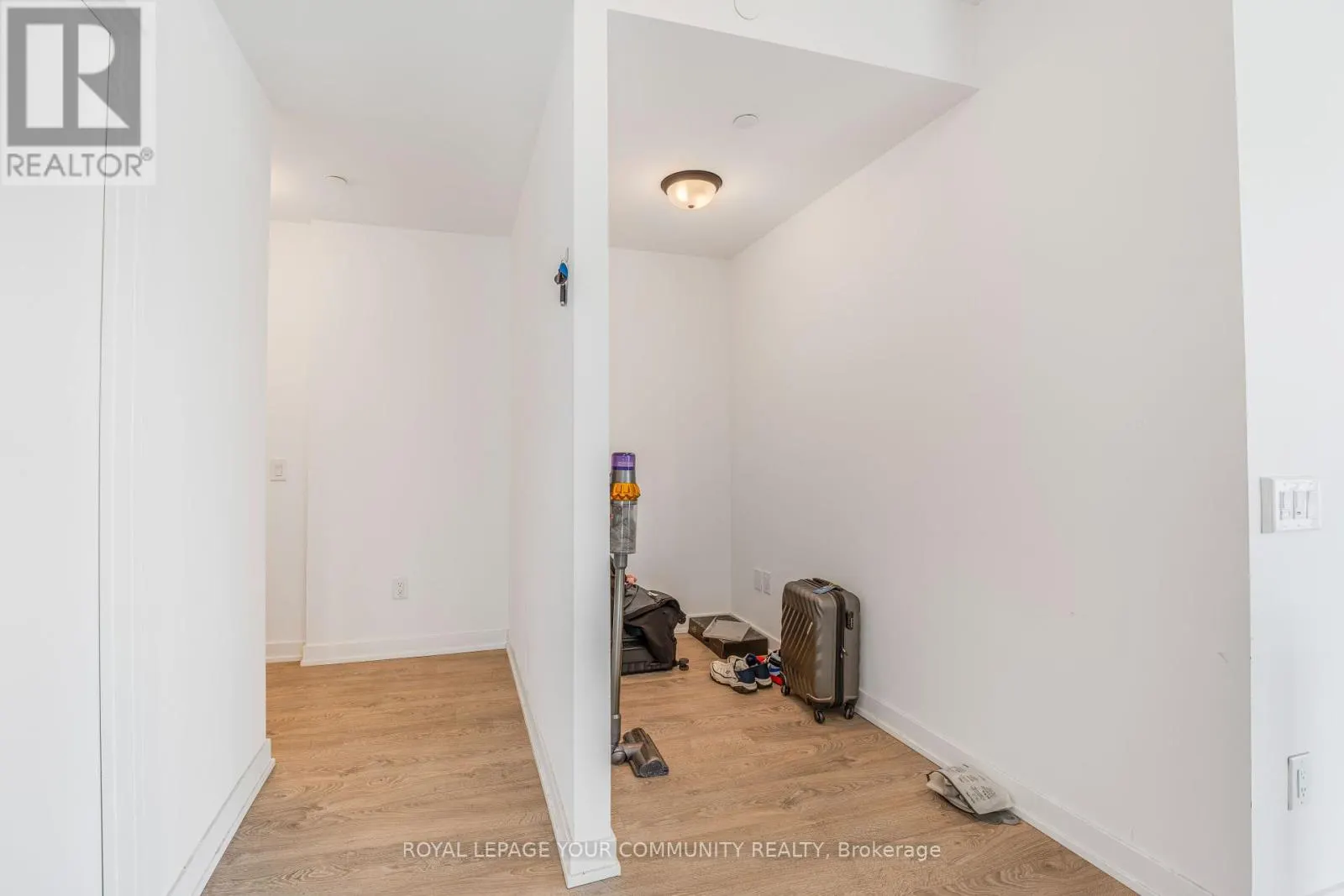 215 LAKESHORE ROAD W