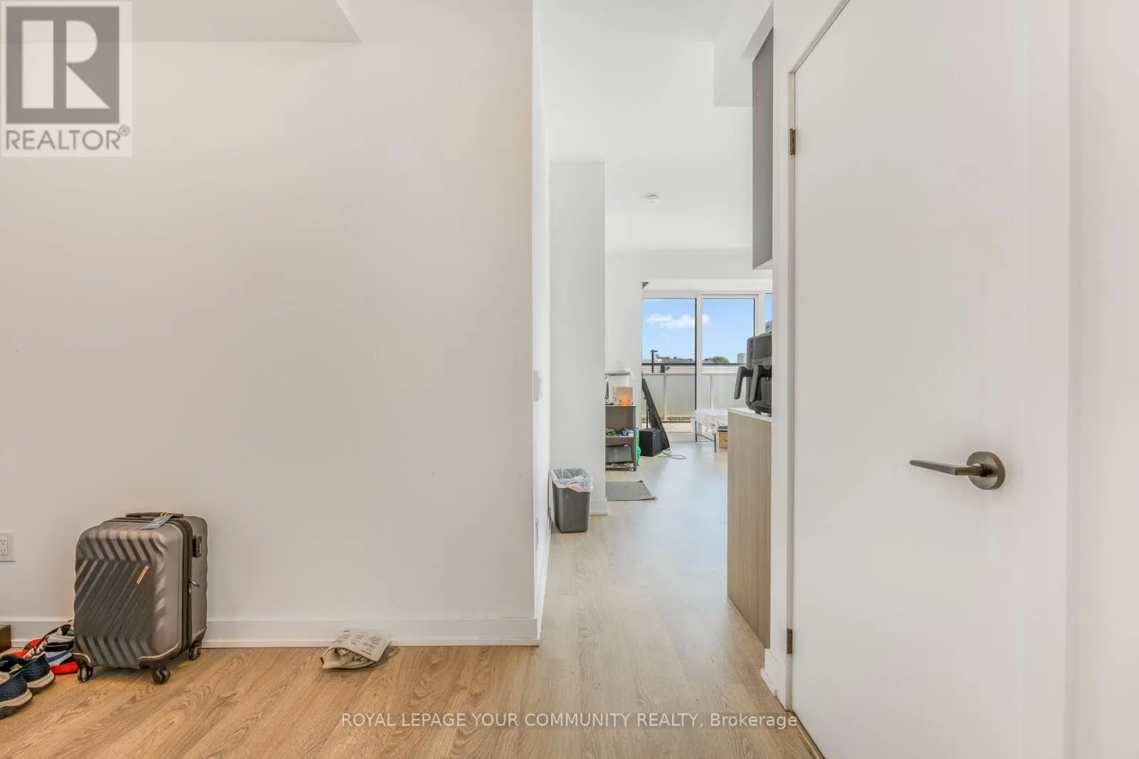 215 LAKESHORE ROAD W