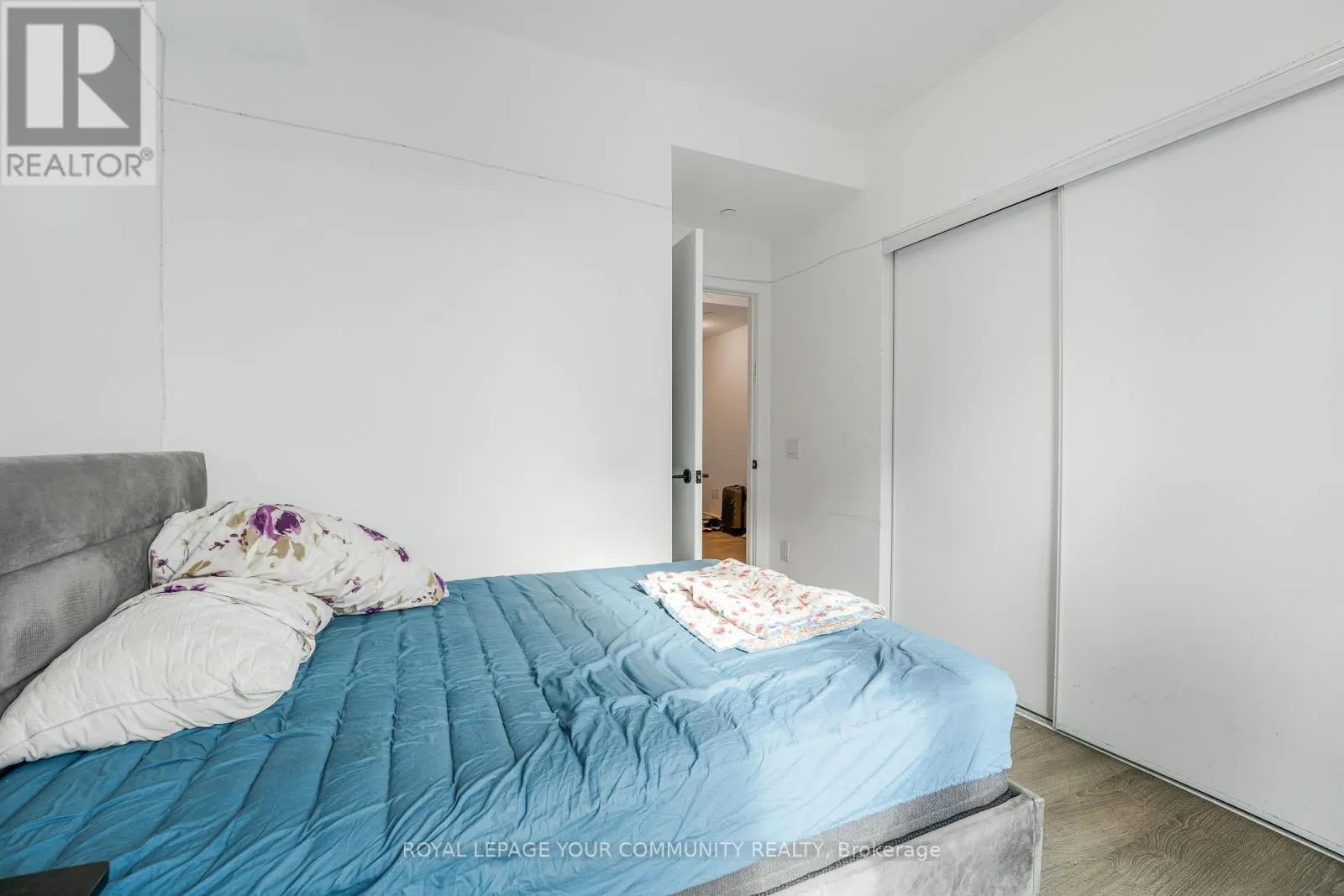 215 LAKESHORE ROAD W