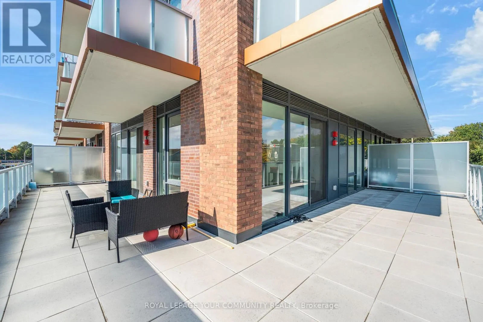 215 LAKESHORE ROAD W