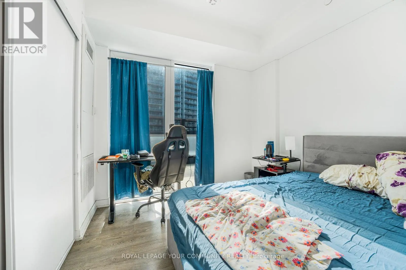 215 LAKESHORE ROAD W