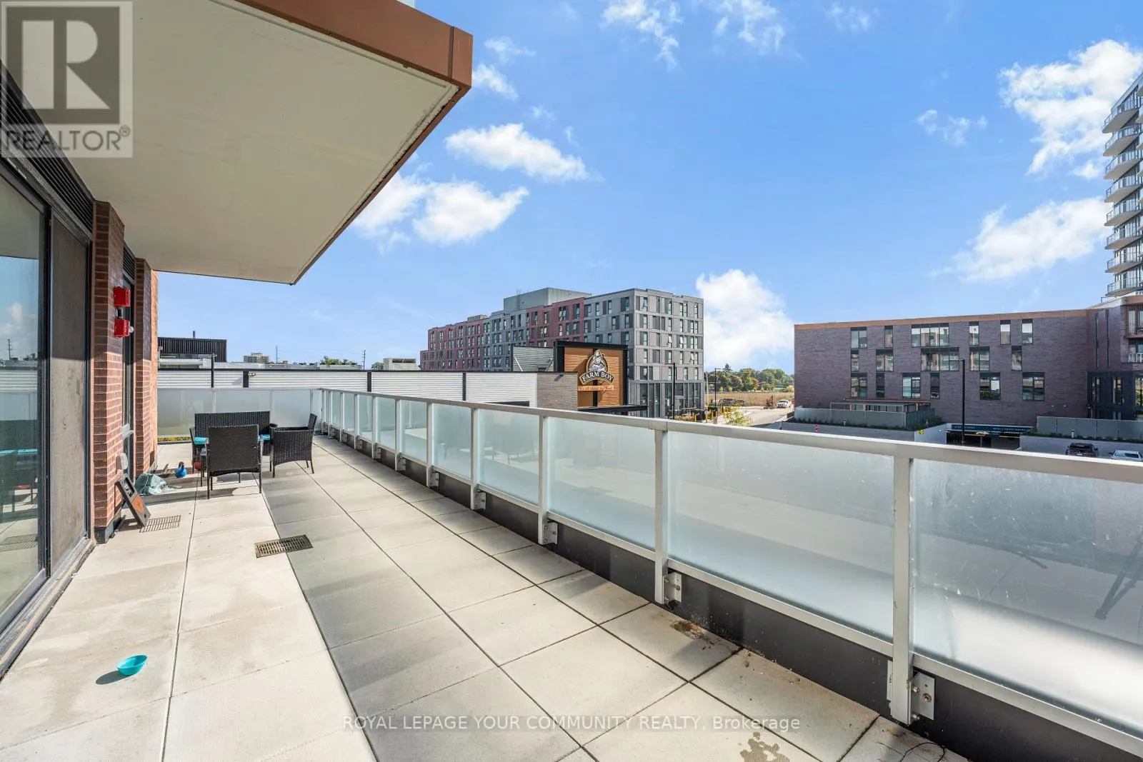 215 LAKESHORE ROAD W