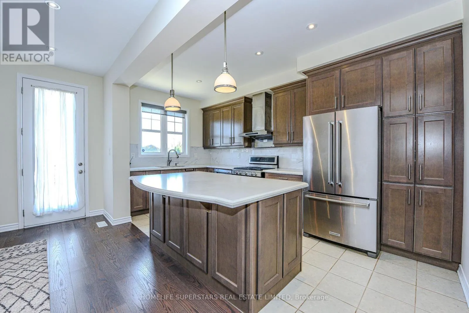 1395 CHRETIEN STREET