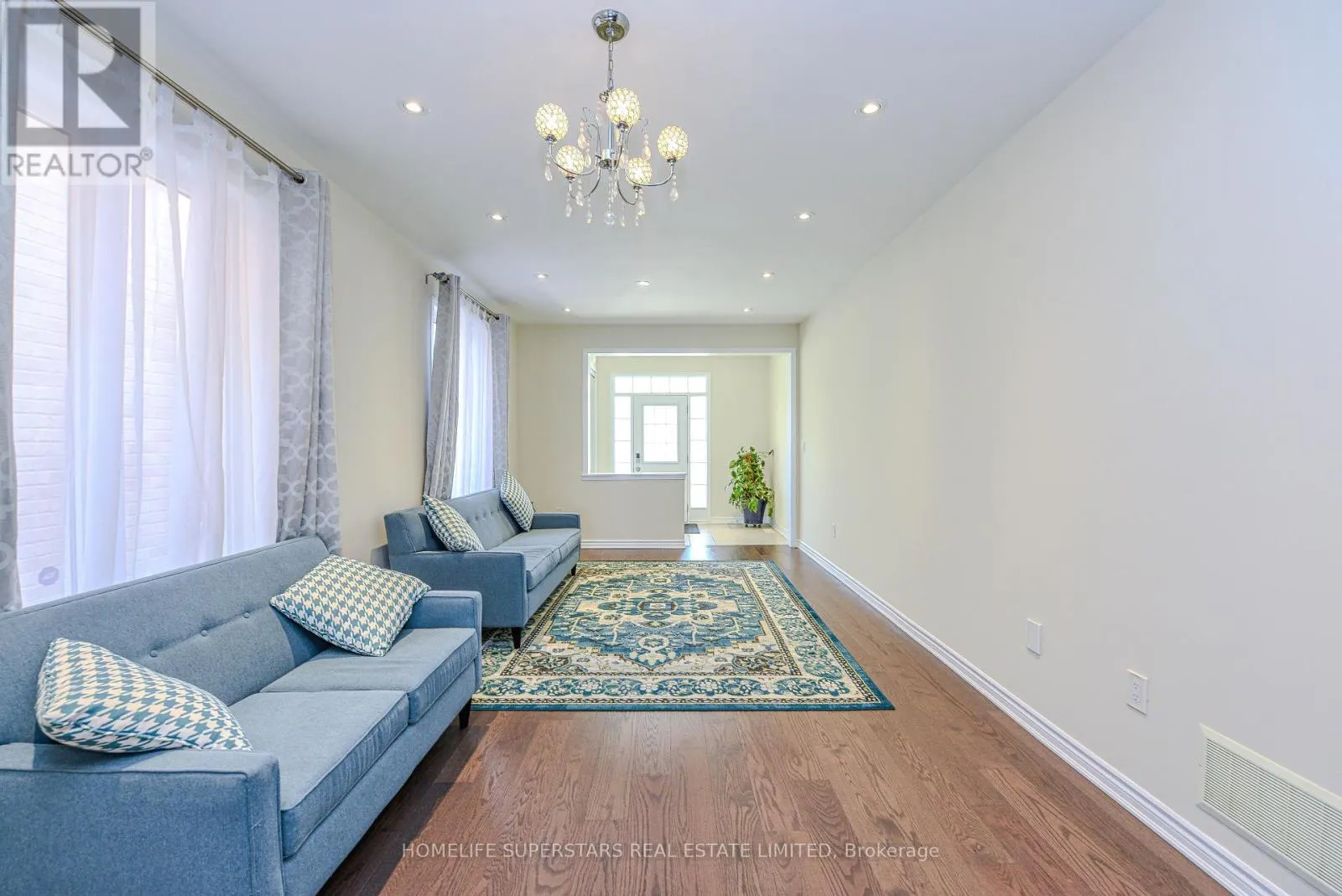 1395 CHRETIEN STREET