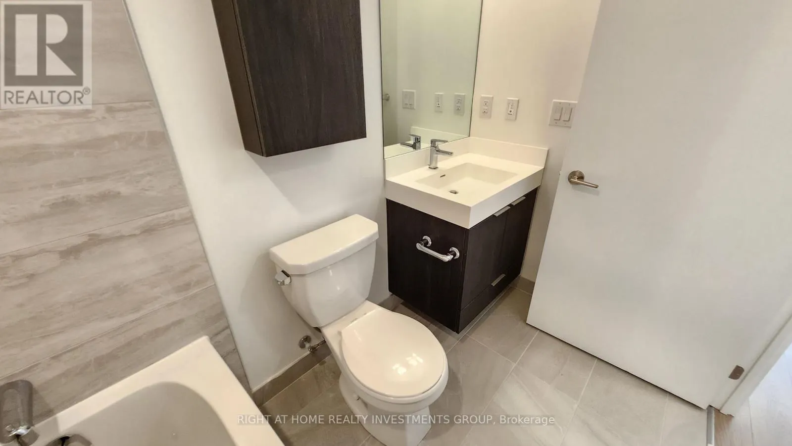 1118 - 3100 KEELE STREET