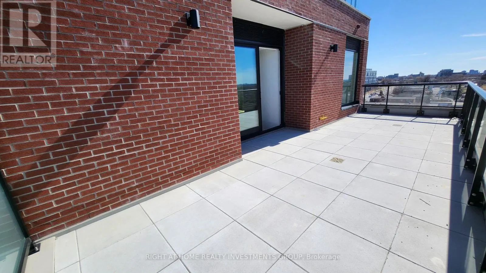 1118 - 3100 KEELE STREET