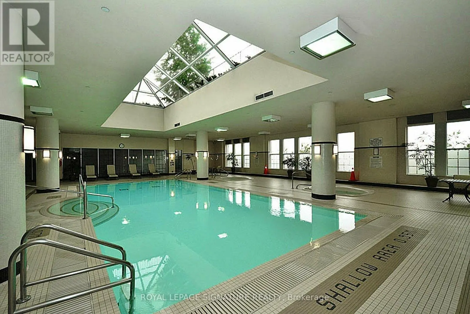 224 - 25 KINGSBRIDGE GARDEN CIRCLE SE
