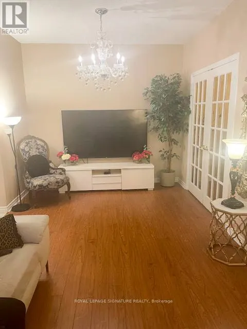 224 - 25 KINGSBRIDGE GARDEN CIRCLE SE