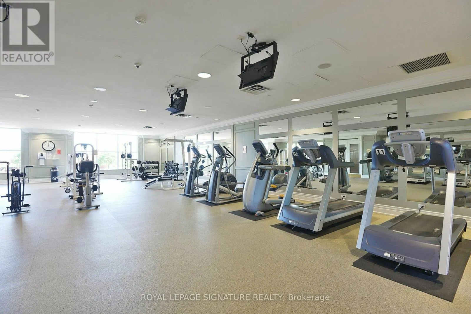 224 - 25 KINGSBRIDGE GARDEN CIRCLE SE