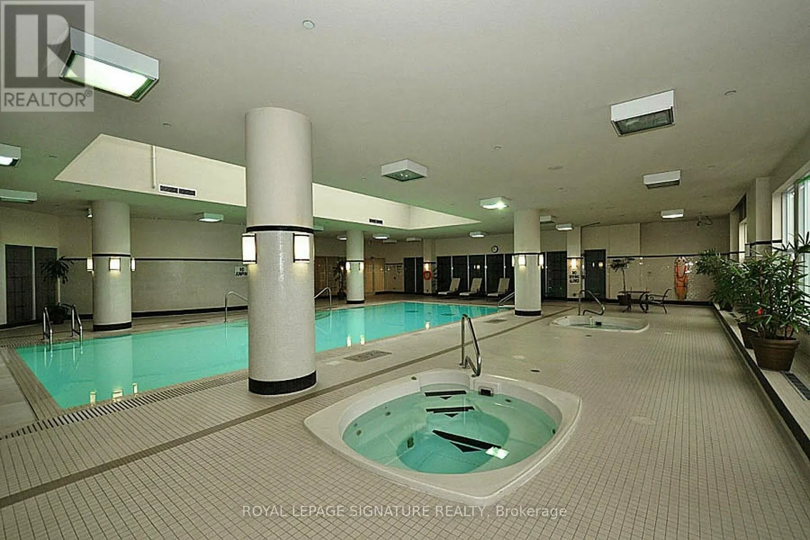 224 - 25 KINGSBRIDGE GARDEN CIRCLE SE