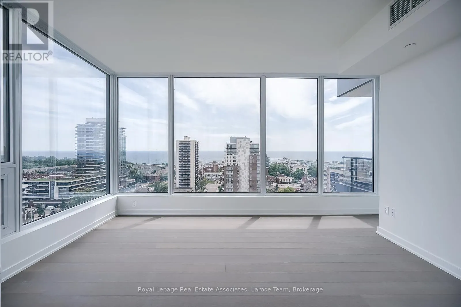 1307 - 28 ANN STREET