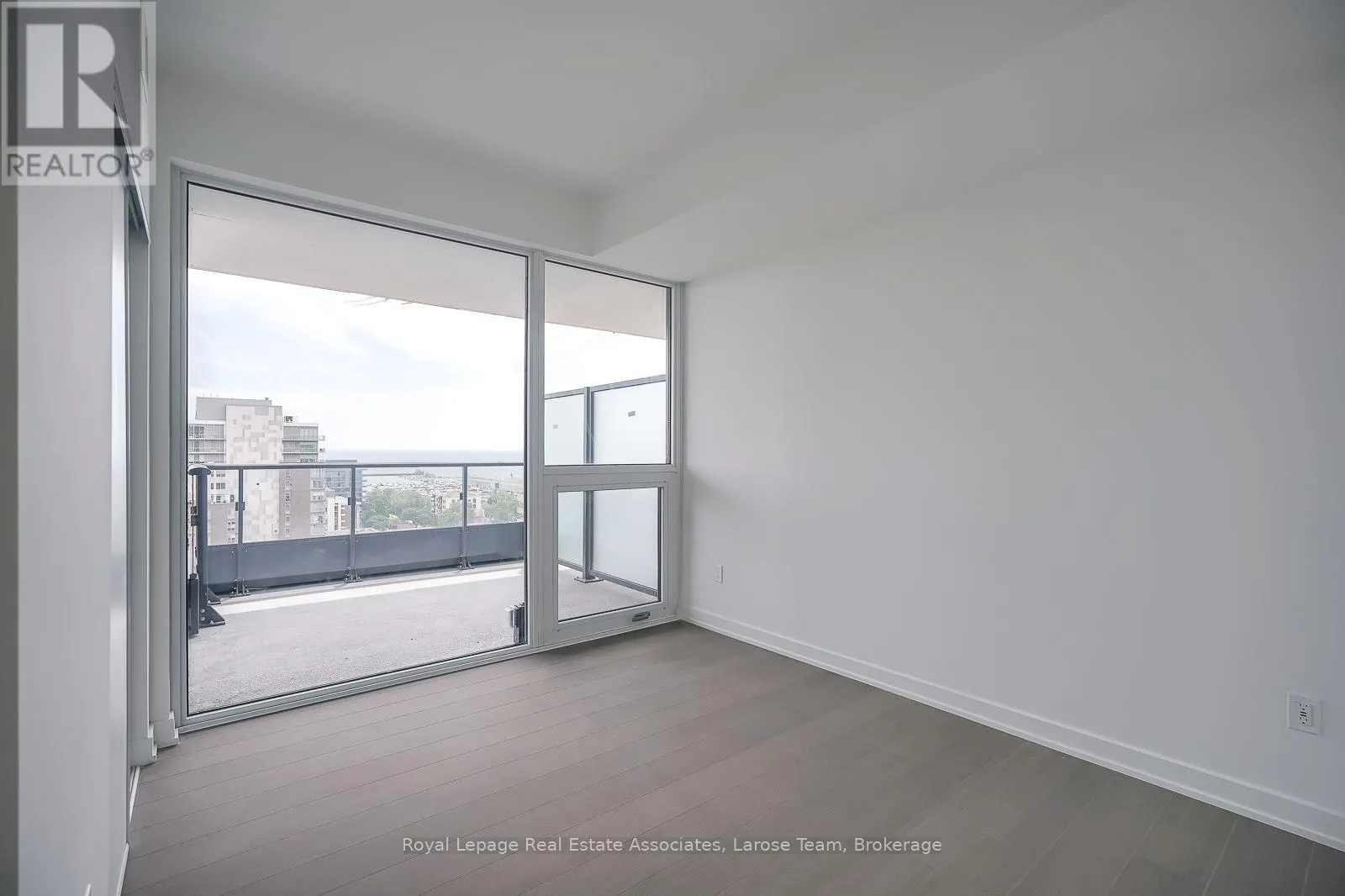 1307 - 28 ANN STREET