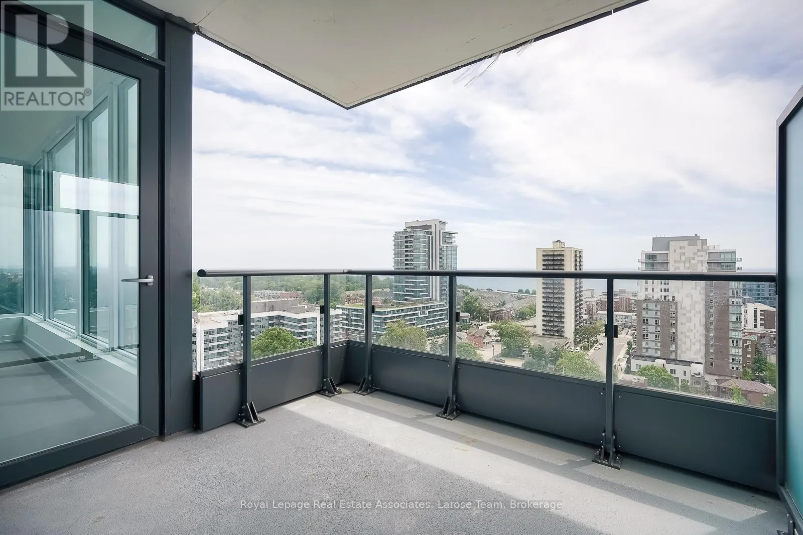 1307 - 28 ANN STREET