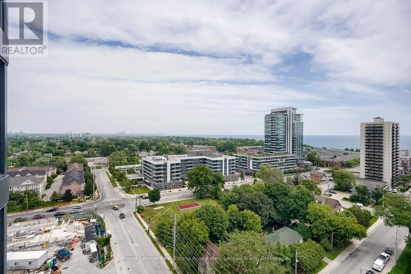 1307 - 28 ANN STREET