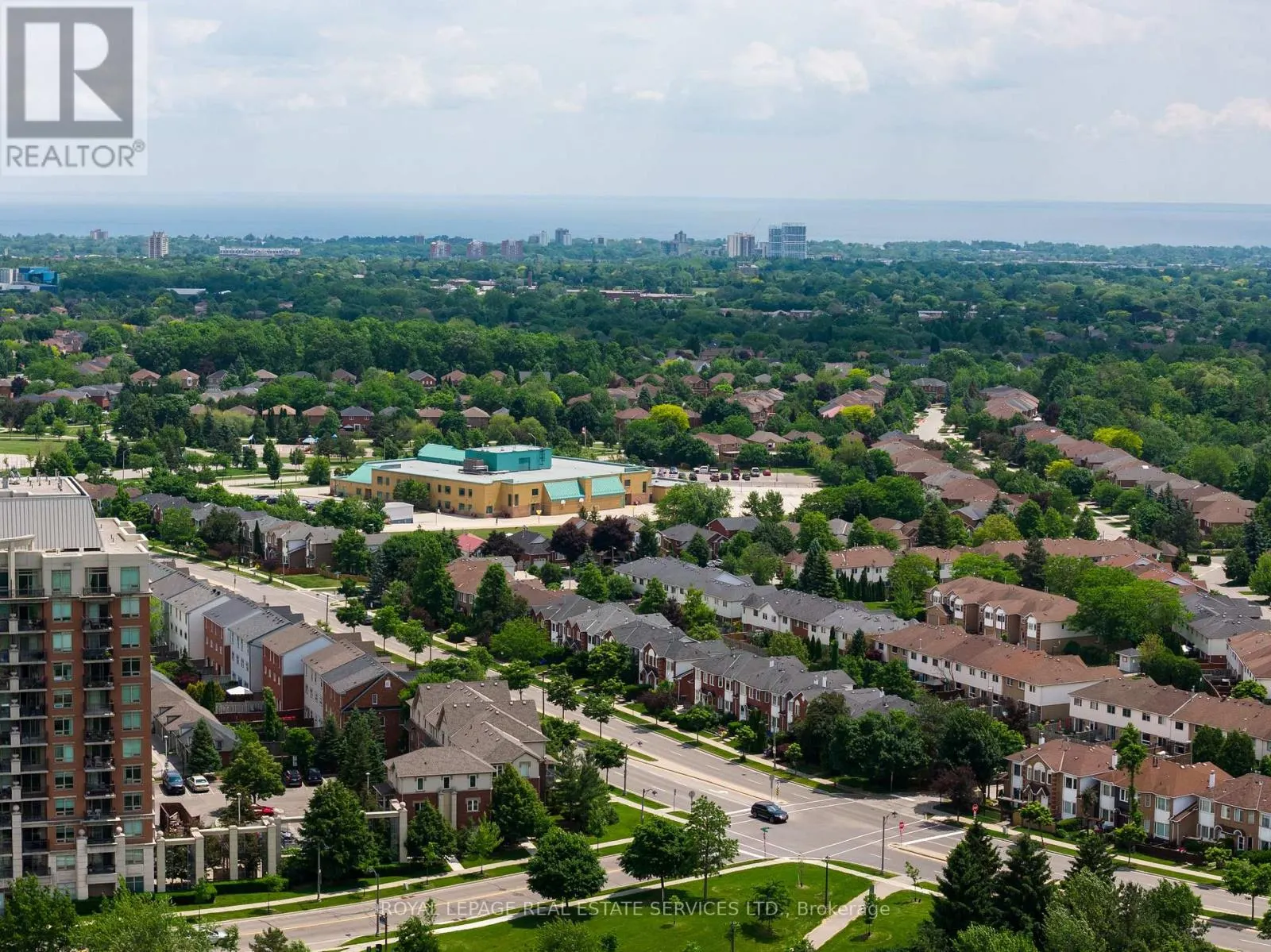 10 - 15 HAYS BOULEVARD