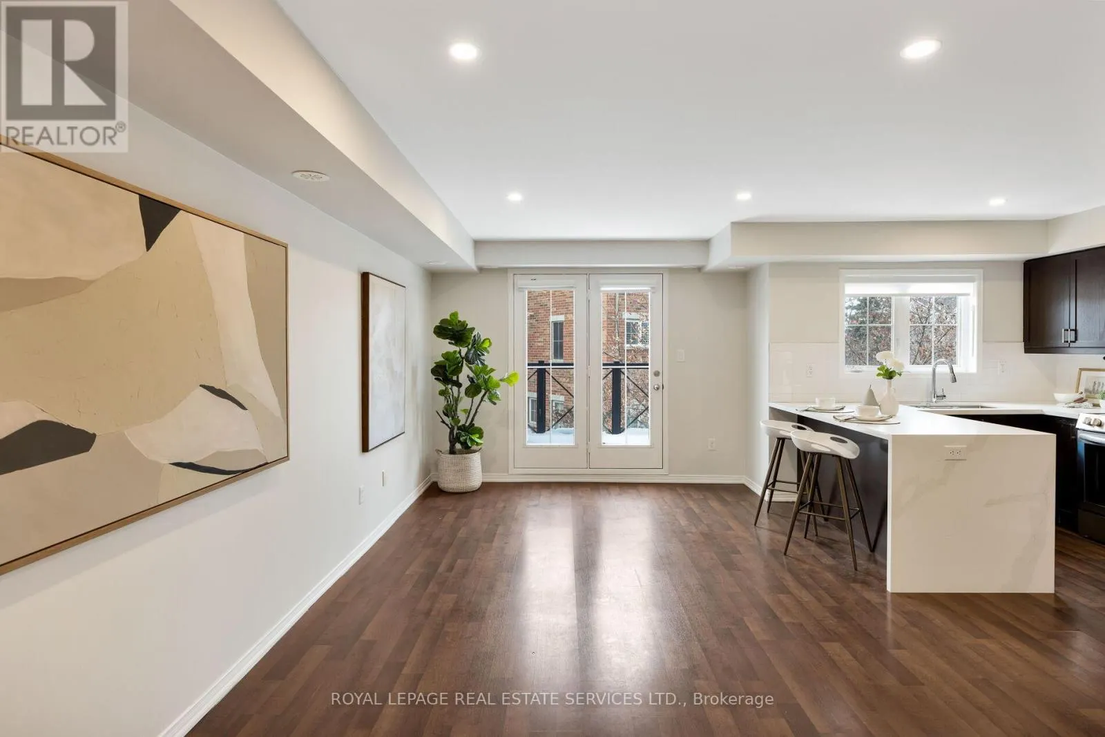10 - 15 HAYS BOULEVARD