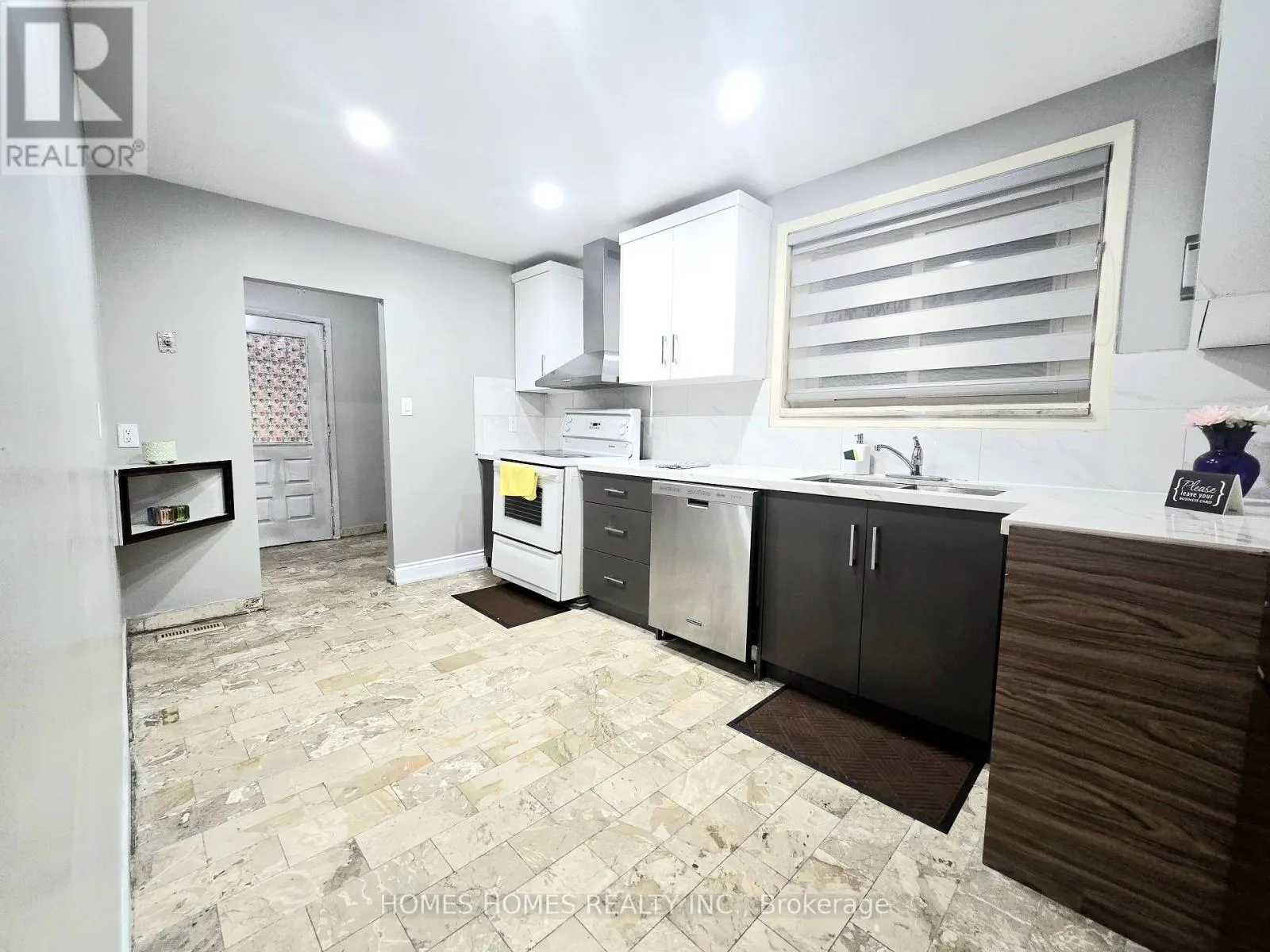 65 ELNATHAN CRESCENT