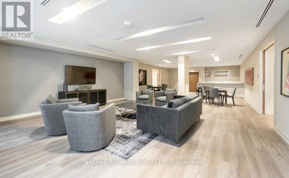 815 - 4055 PARKSIDE VILLAGE DRIVE