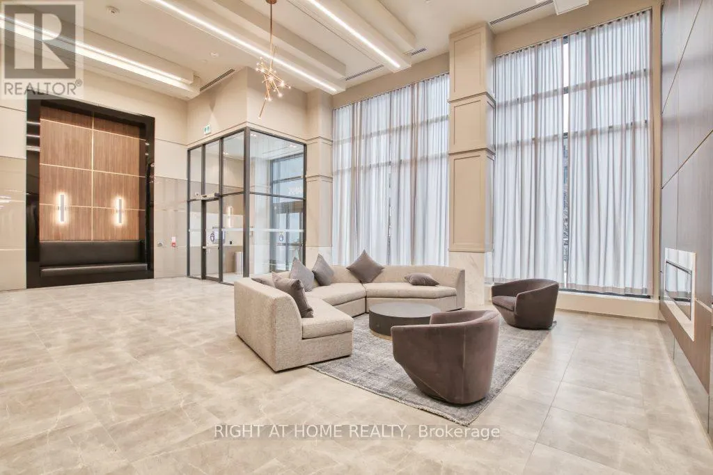 815 - 4055 PARKSIDE VILLAGE DRIVE