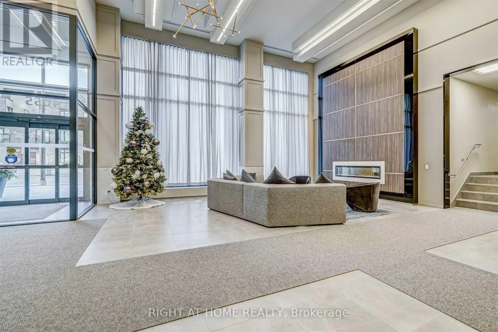 815 - 4055 PARKSIDE VILLAGE DRIVE