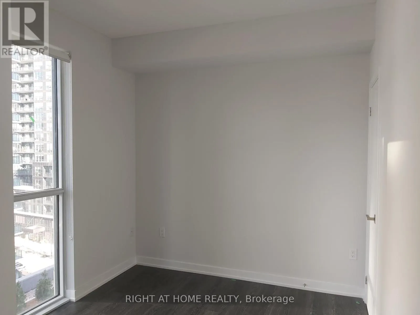 815 - 4055 PARKSIDE VILLAGE DRIVE