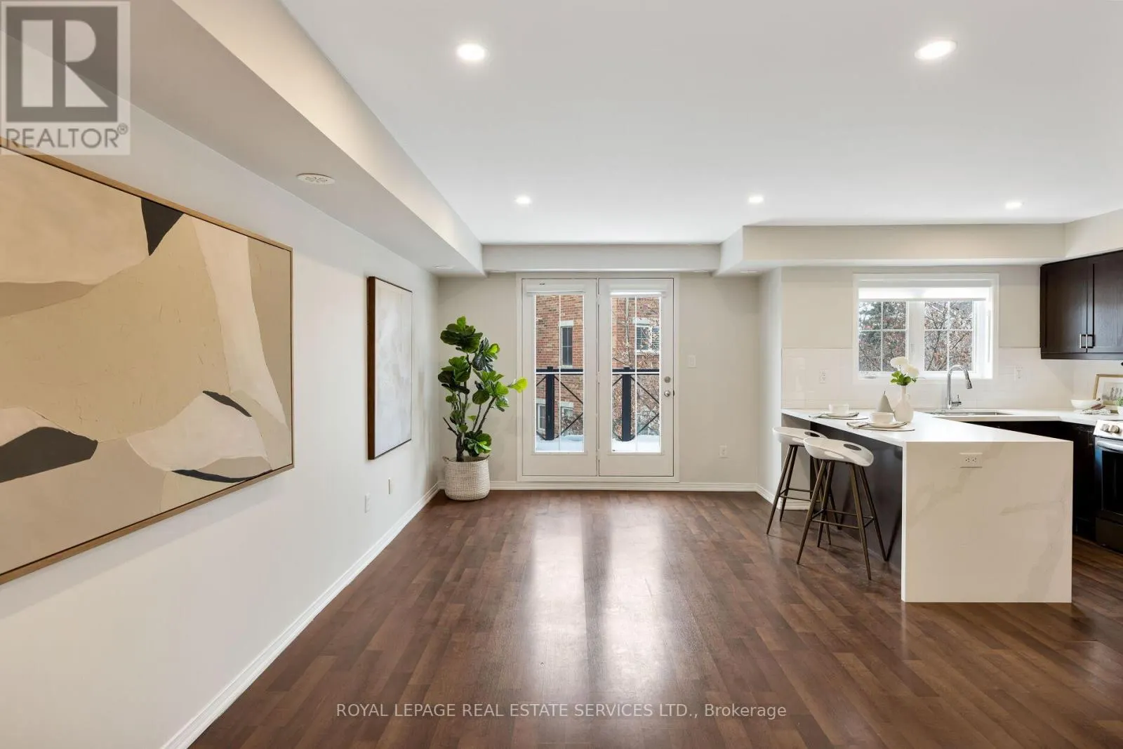 10 - 15 HAYS BOULEVARD