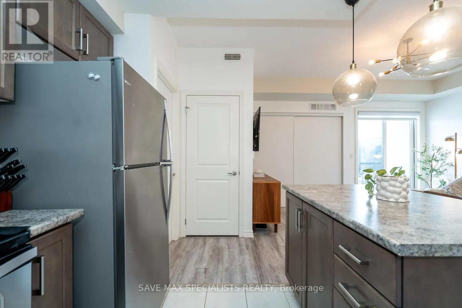422 - 640 SAUVE STREET