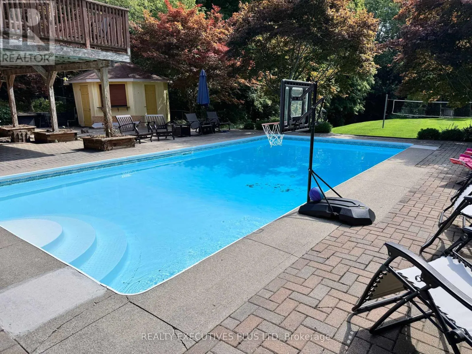 33 GIBSON LAKE DRIVE