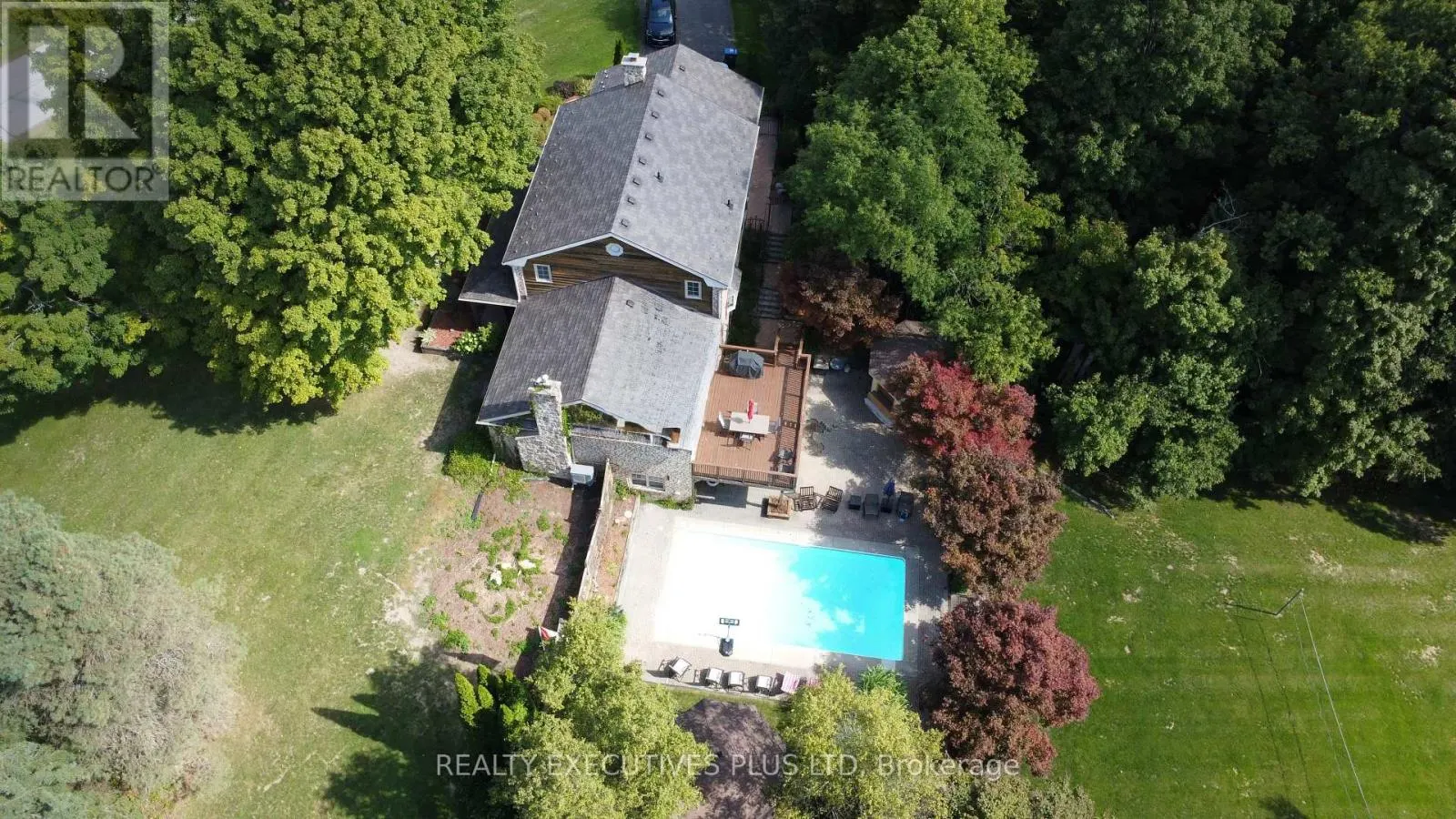 33 GIBSON LAKE DRIVE