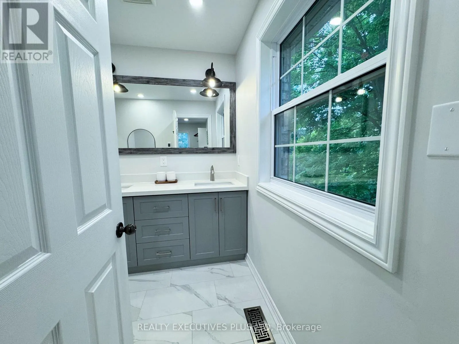 33 GIBSON LAKE DRIVE
