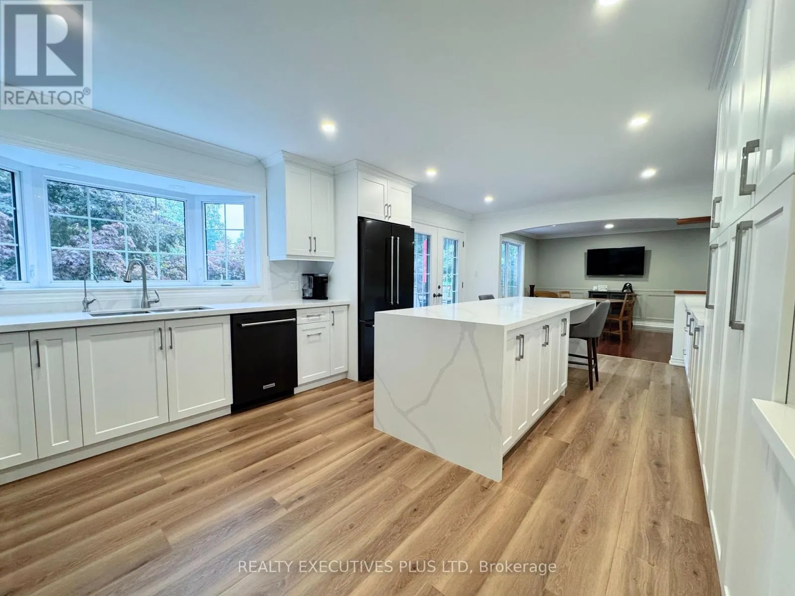 33 GIBSON LAKE DRIVE