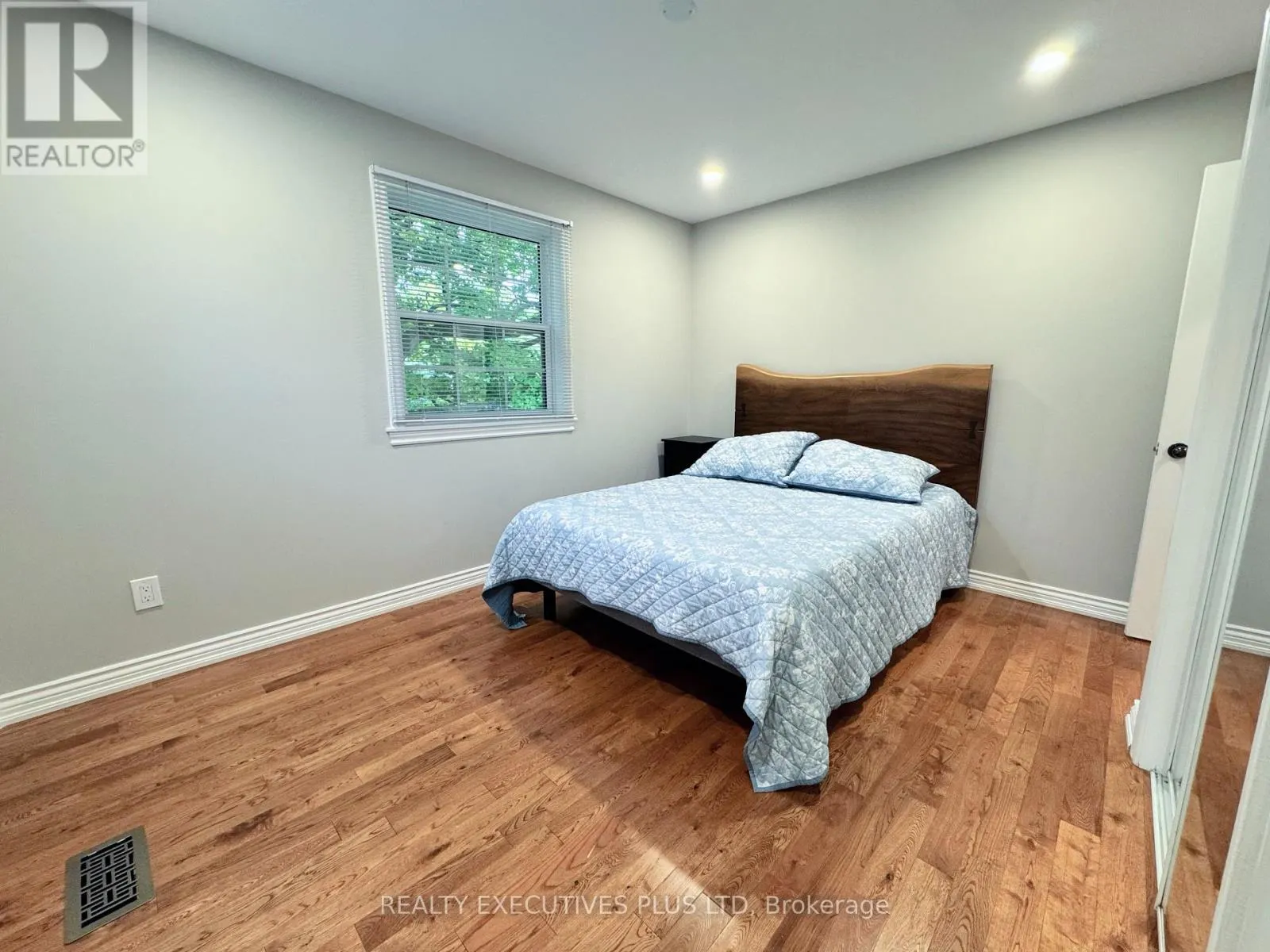 33 GIBSON LAKE DRIVE