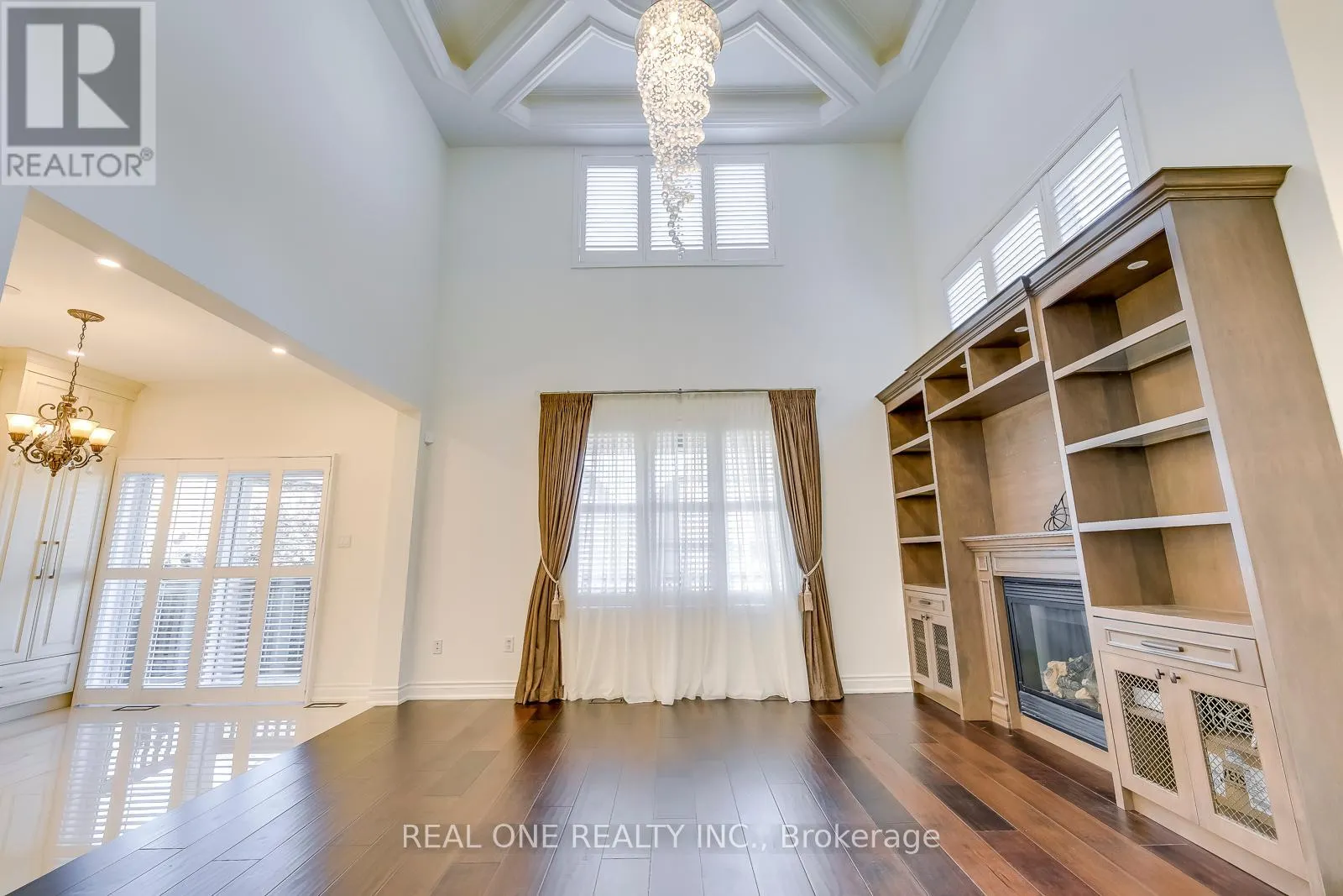 5523 FRESHWATER DRIVE