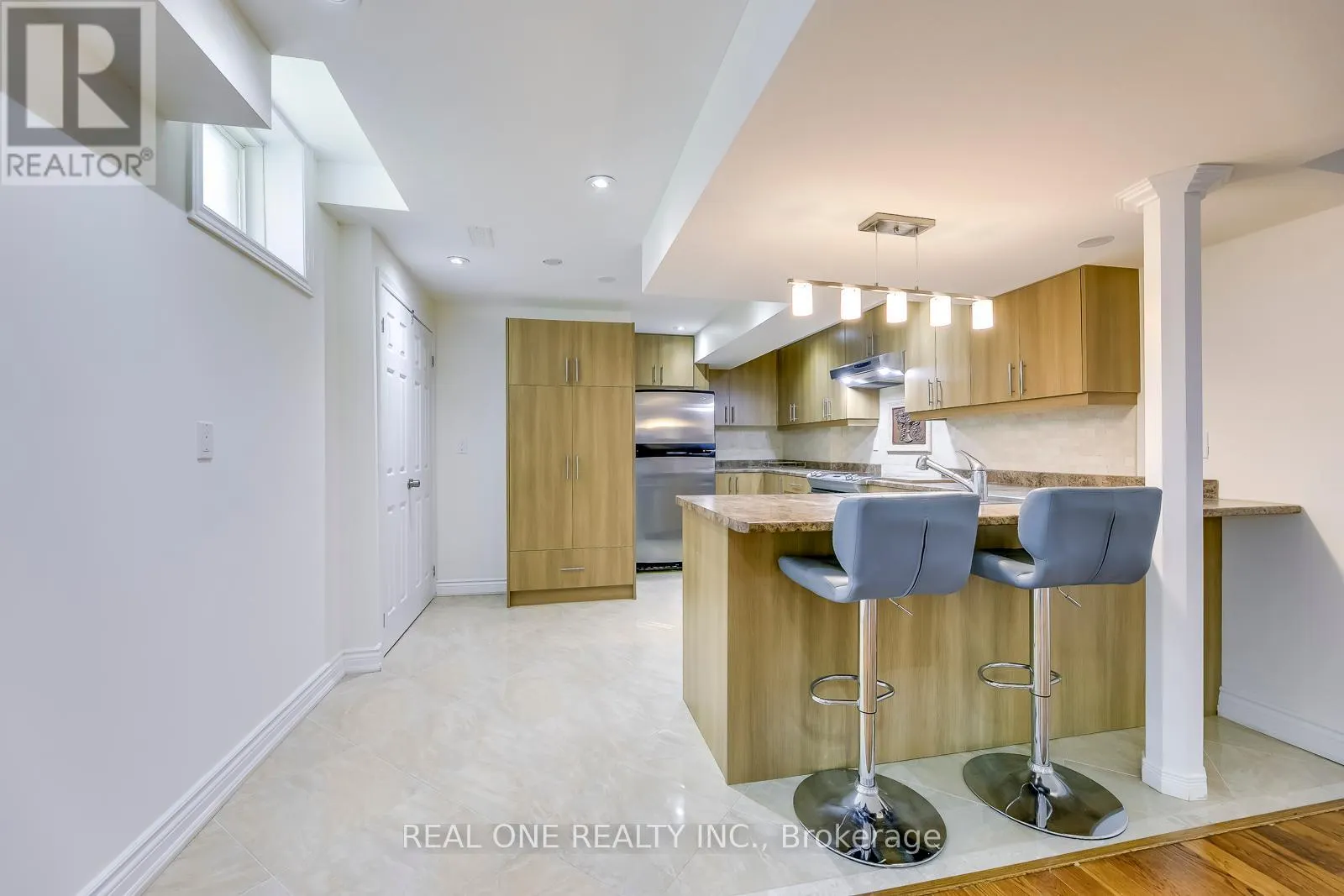 5523 FRESHWATER DRIVE