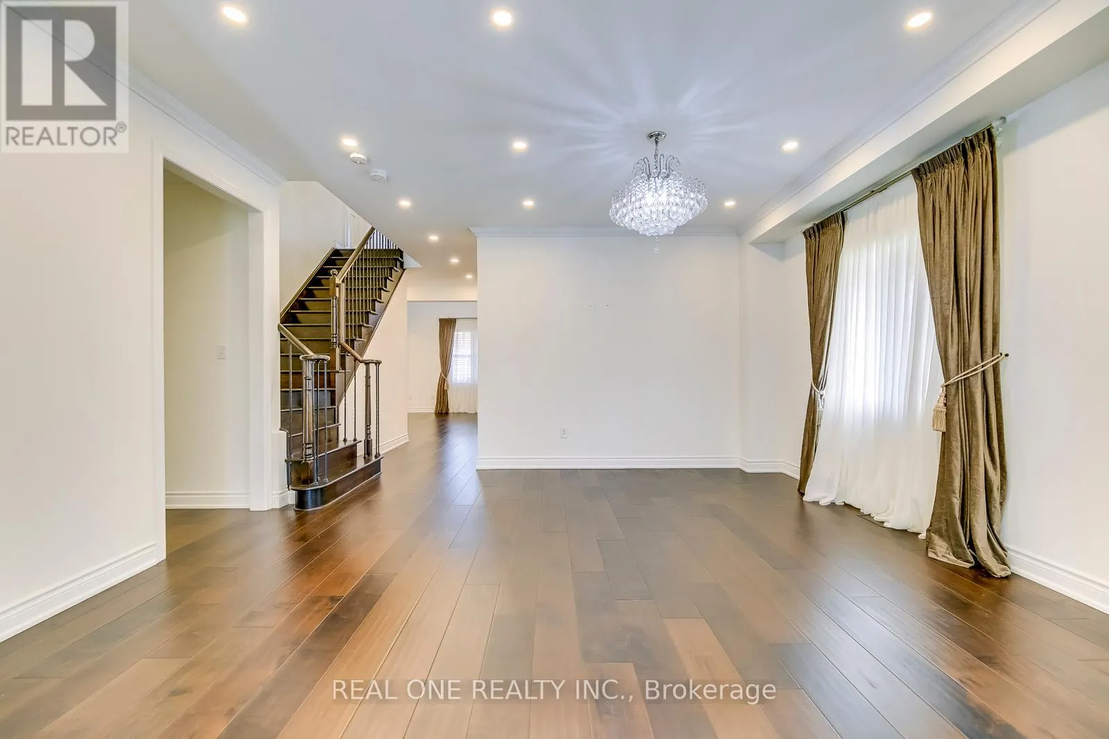 5523 FRESHWATER DRIVE