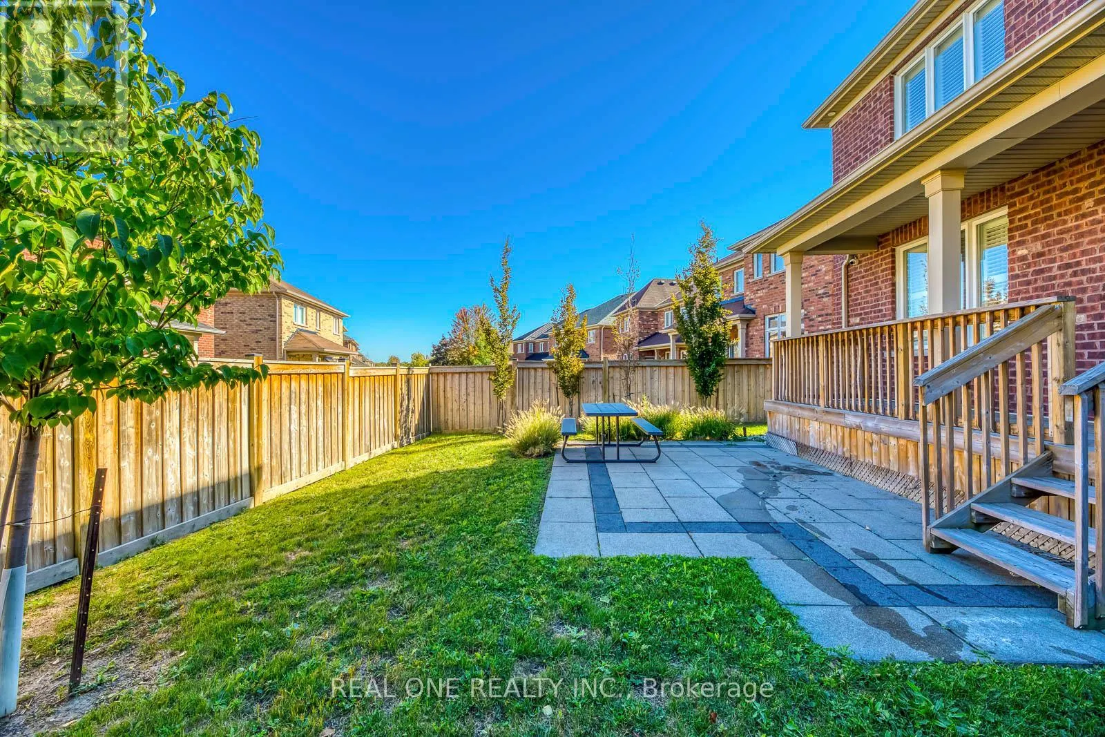 5523 FRESHWATER DRIVE