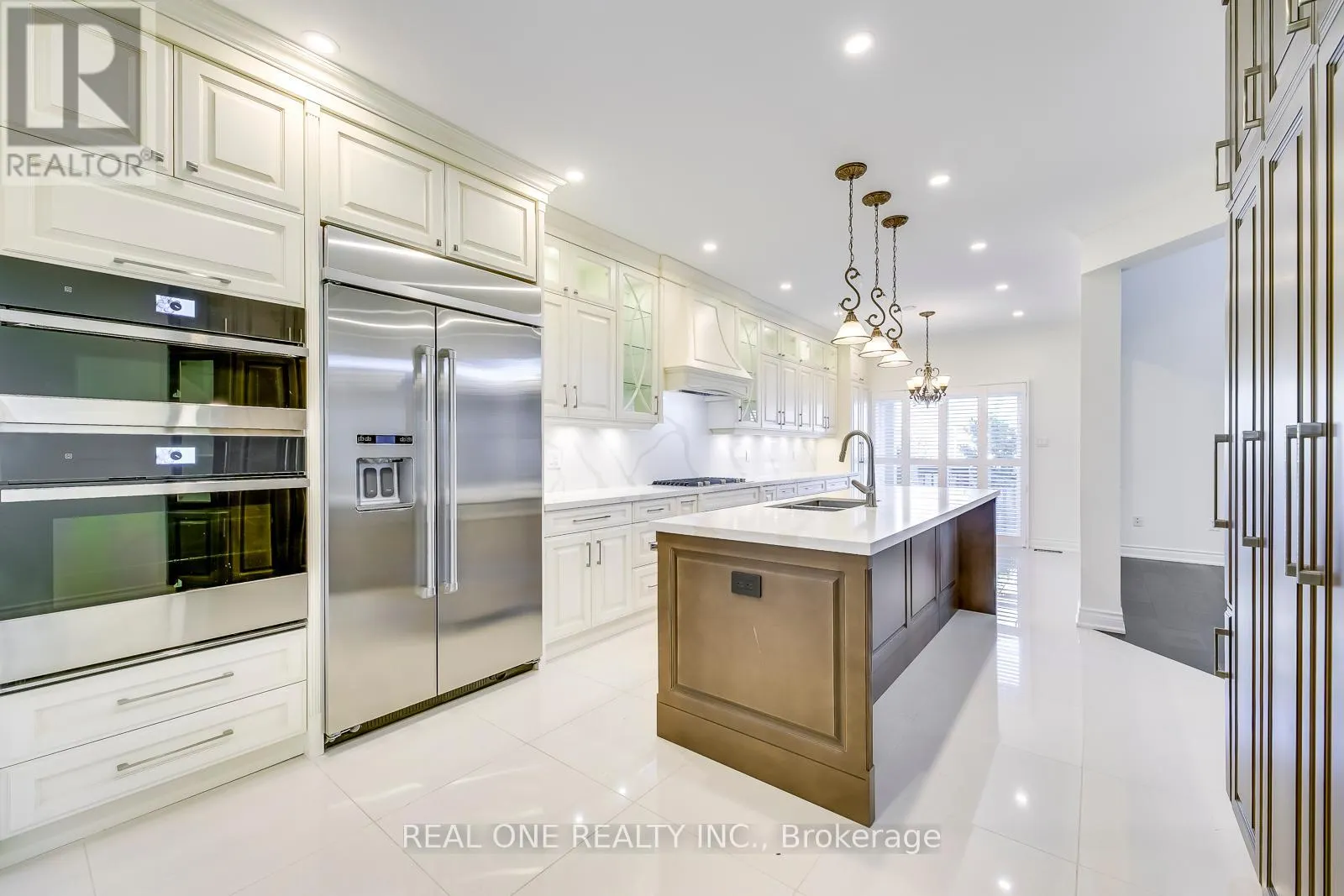 5523 FRESHWATER DRIVE