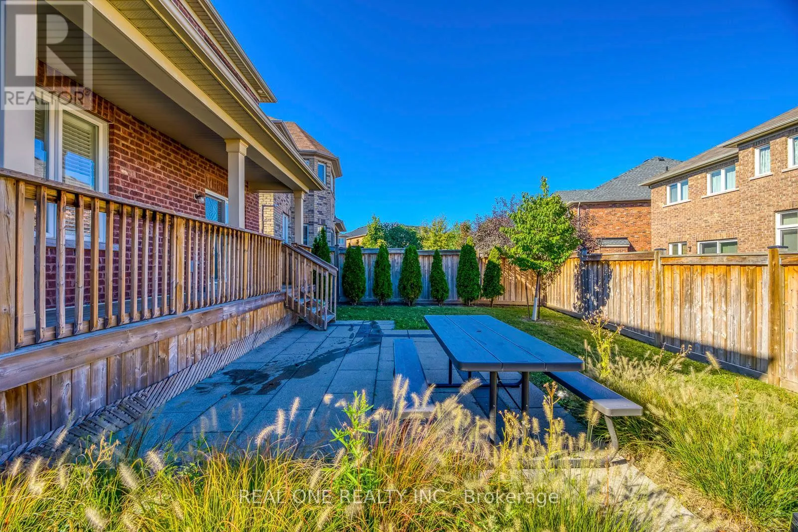 5523 FRESHWATER DRIVE