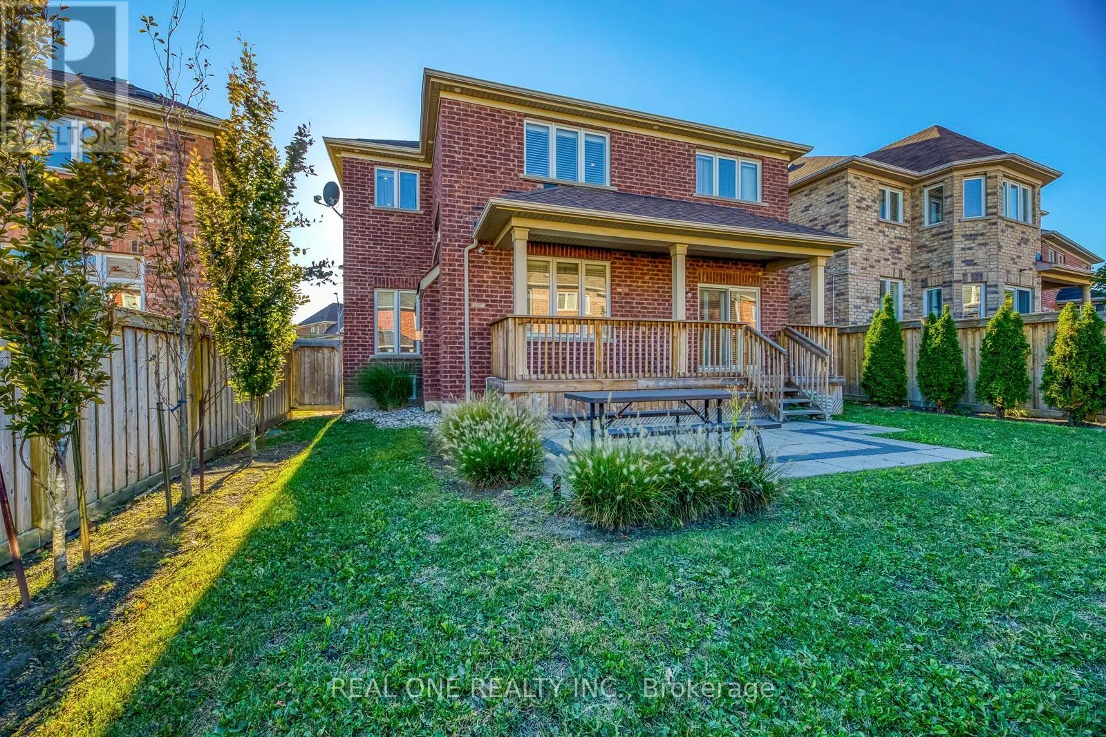 5523 FRESHWATER DRIVE