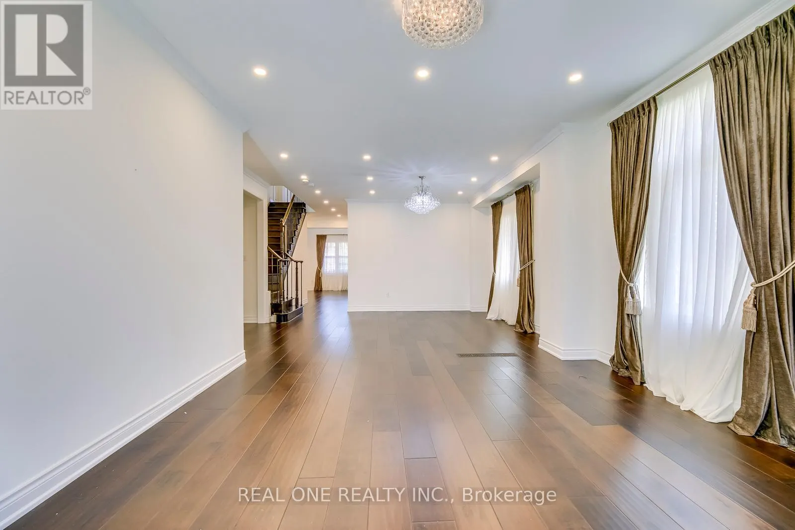 5523 FRESHWATER DRIVE