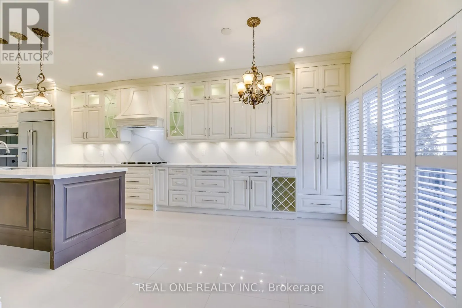 5523 FRESHWATER DRIVE