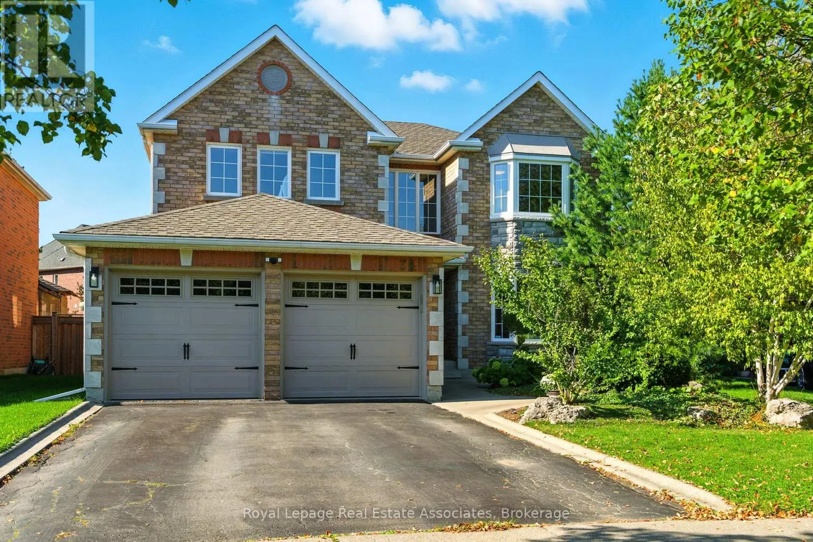 34 CURRY CRESCENT