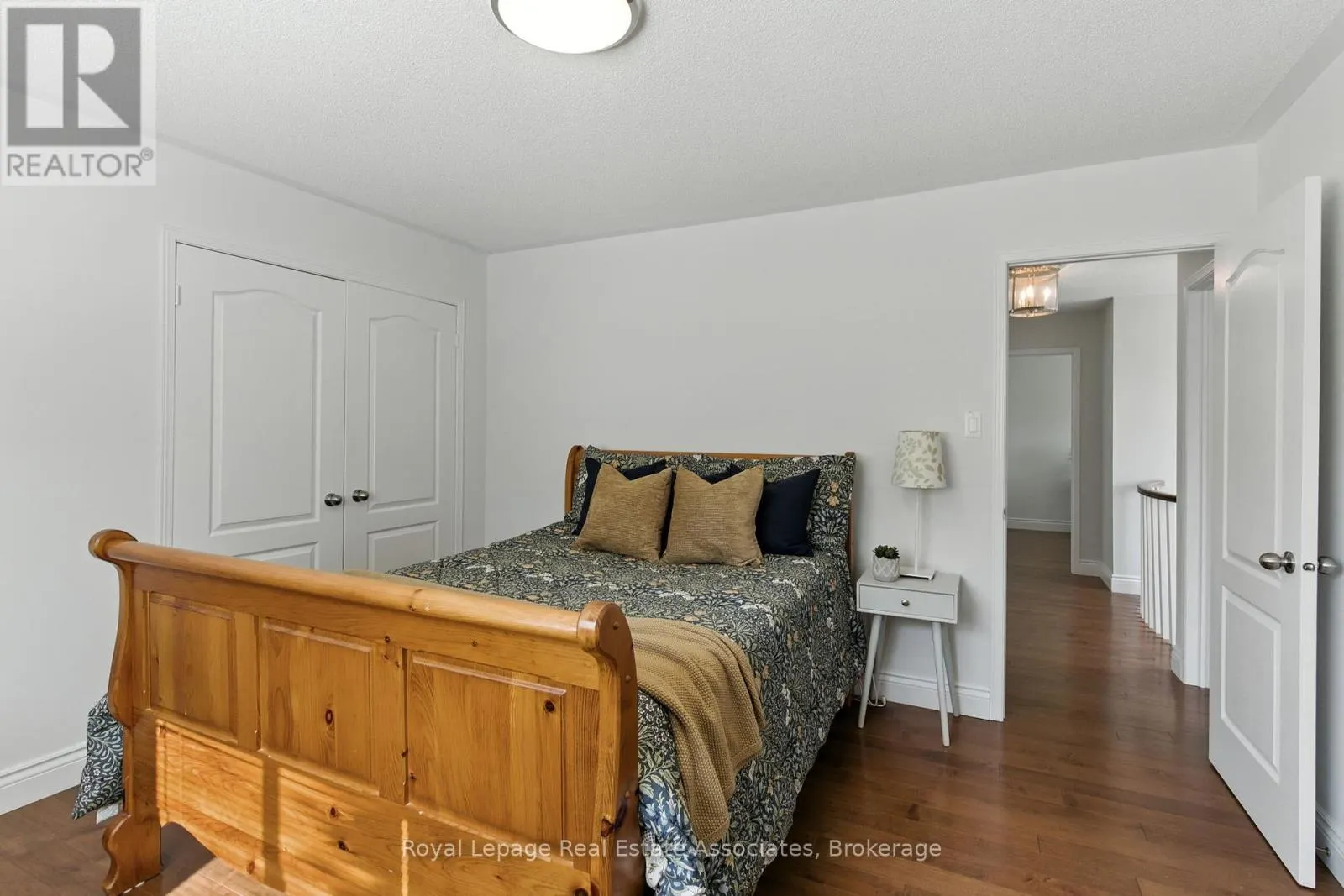 34 CURRY CRESCENT